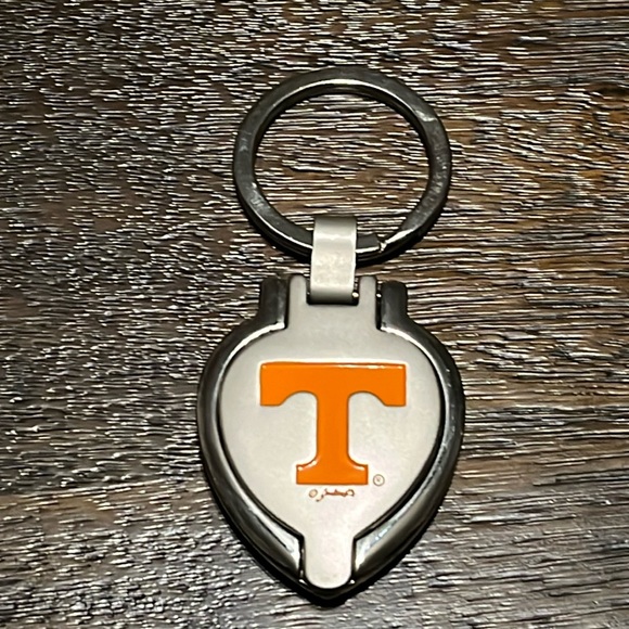 Tennessee Fan Key Chain With Compartment For Picture. - Picture 1 of 4